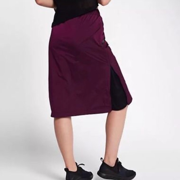 NWT Nike Sportswear Tech Hypermesh Skirt Size S/XL - Picture 3 of 3
